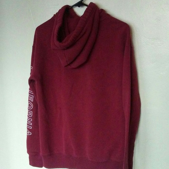 HOLLISTER - Picture 3 of 4